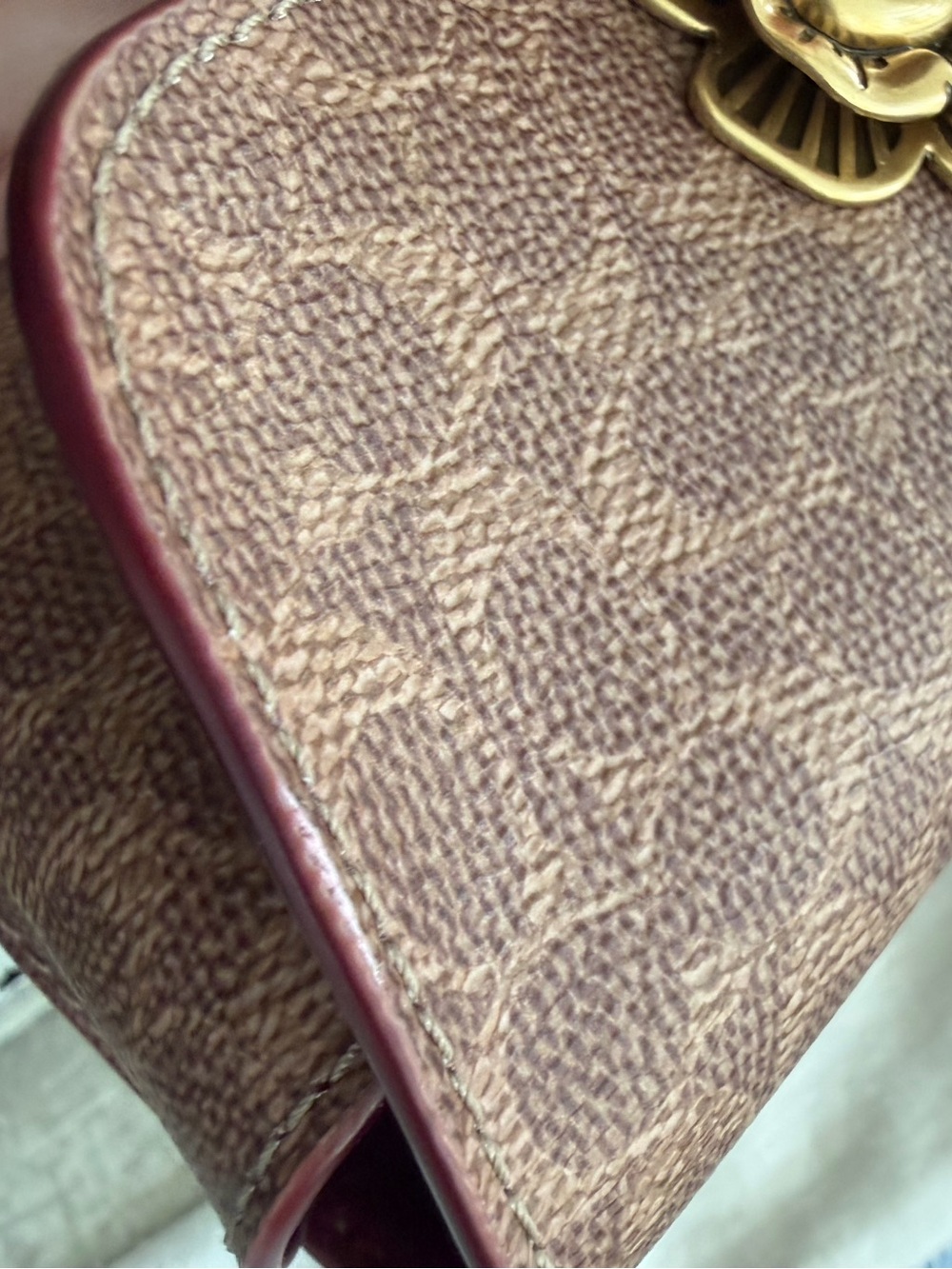 Coach Sunglasses Case with Tea Rose Turnlock & Signature Coated Canvas - Picture 15 of 15